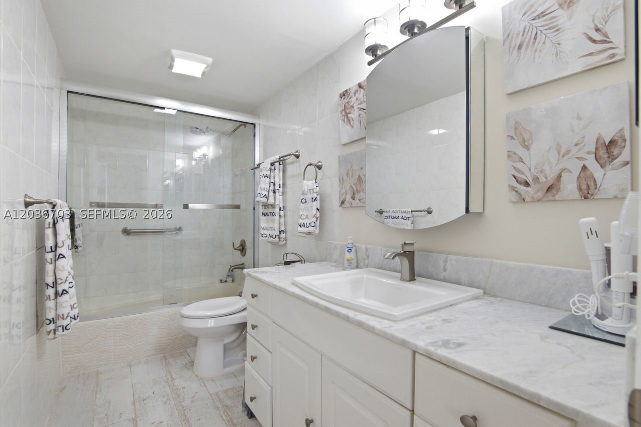 STRATFORD TOWERS CONDO - Residential