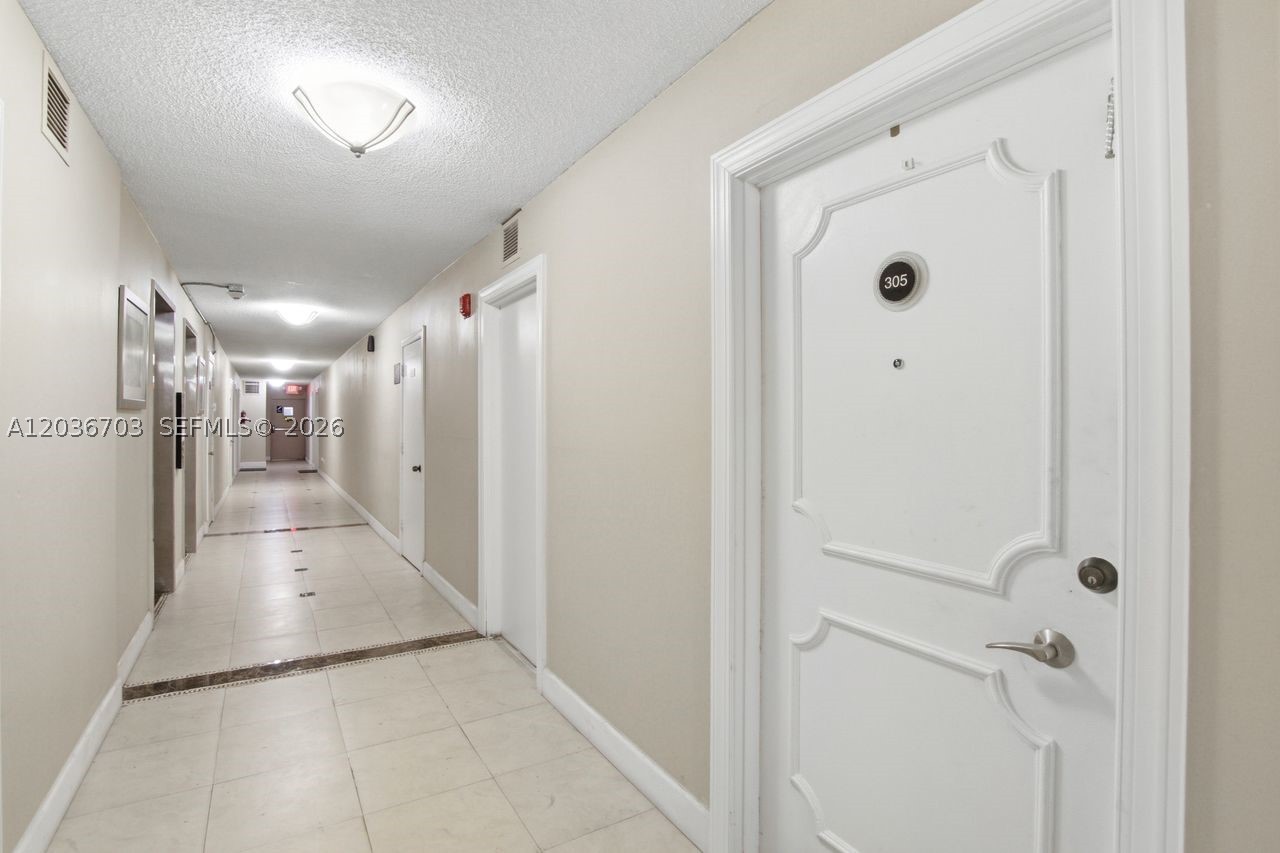 STRATFORD TOWERS CONDO - Residential
