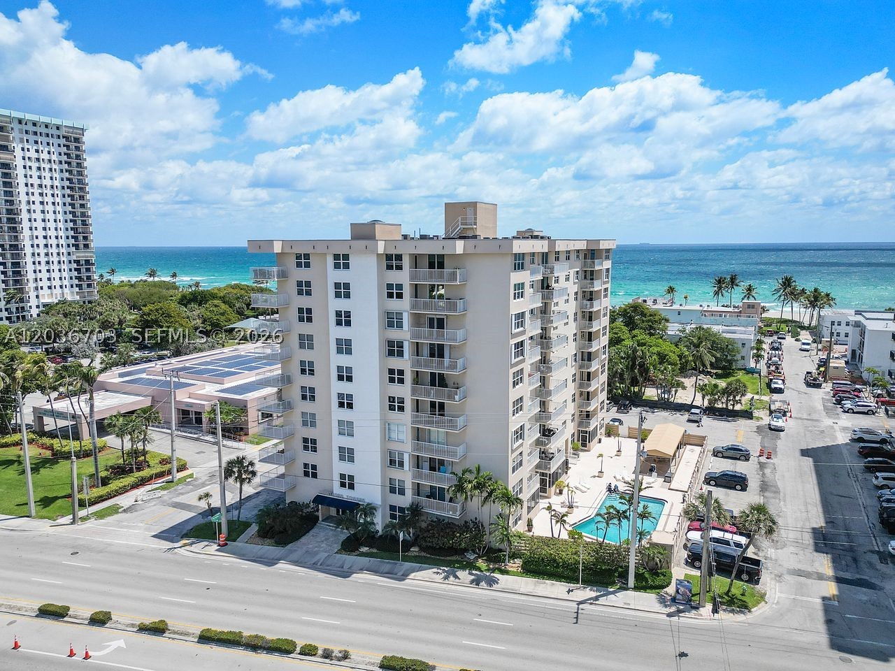 STRATFORD TOWERS CONDO - Residential