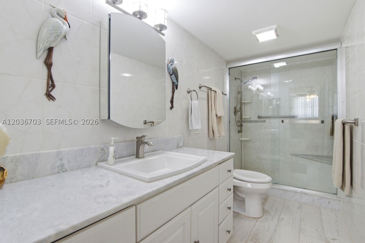 STRATFORD TOWERS CONDO - Residential