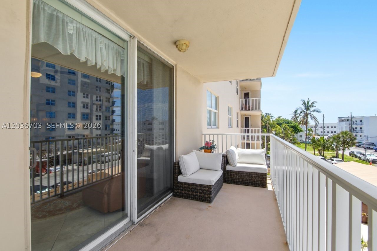 STRATFORD TOWERS CONDO - Residential