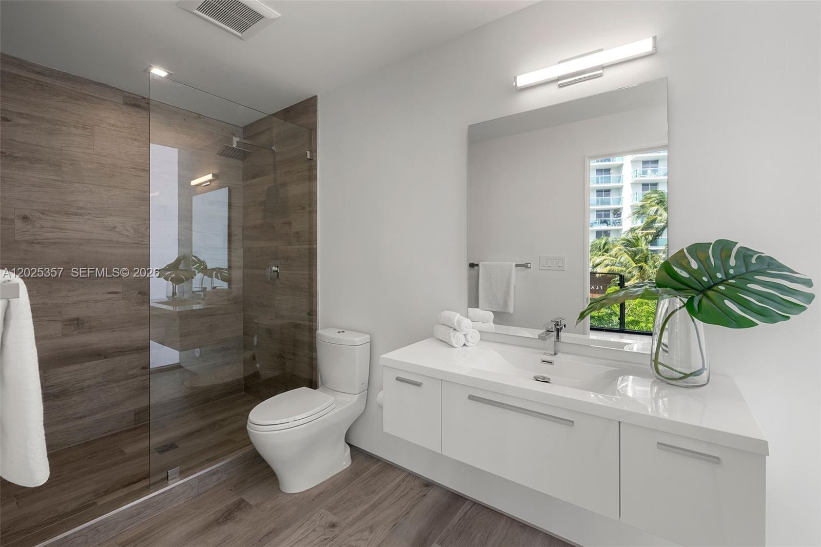 ALTON BEACH BAY FRONT RE- - Residential Lease