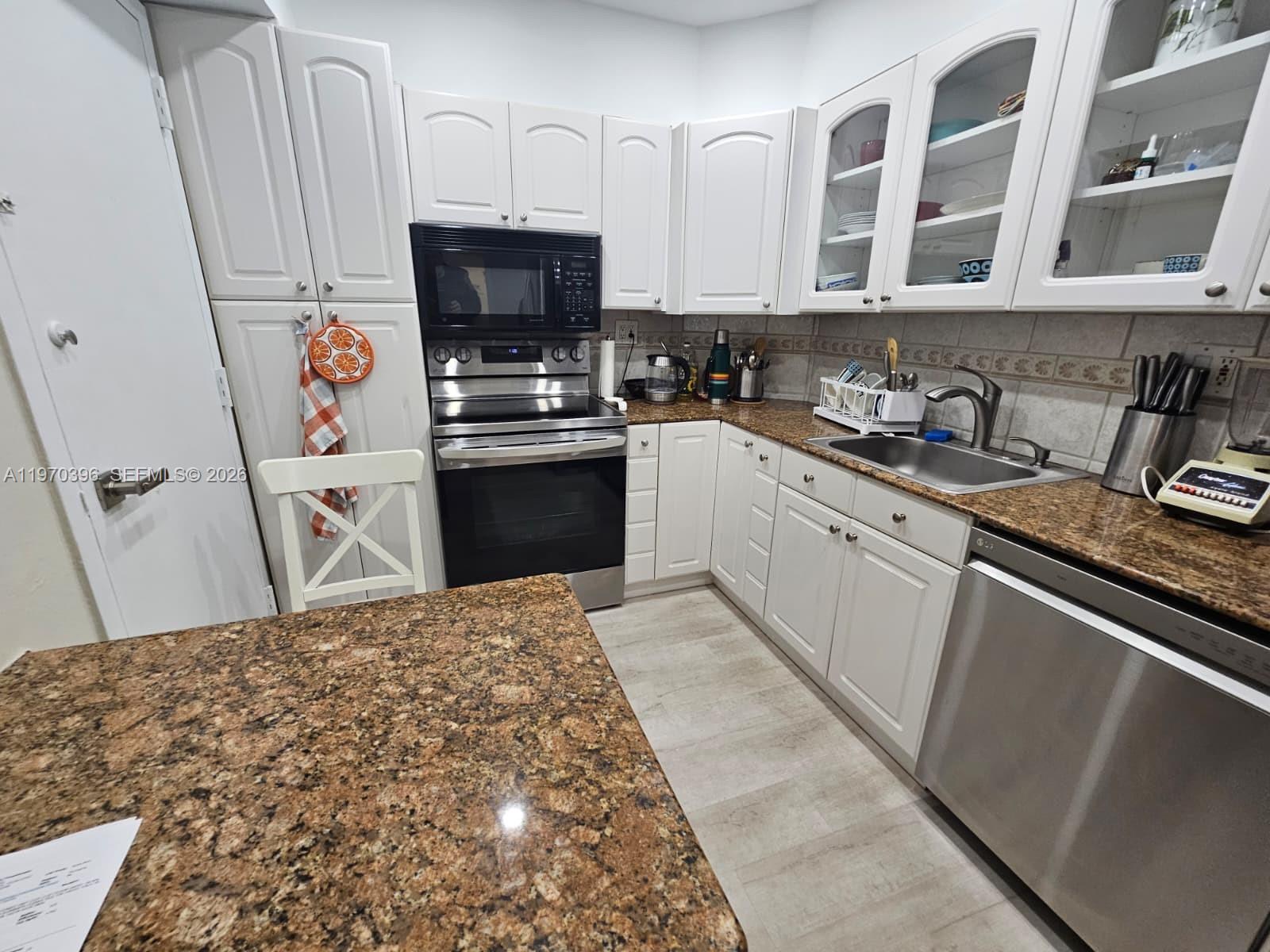 ARLEN HOUSE CONDO - Residential
