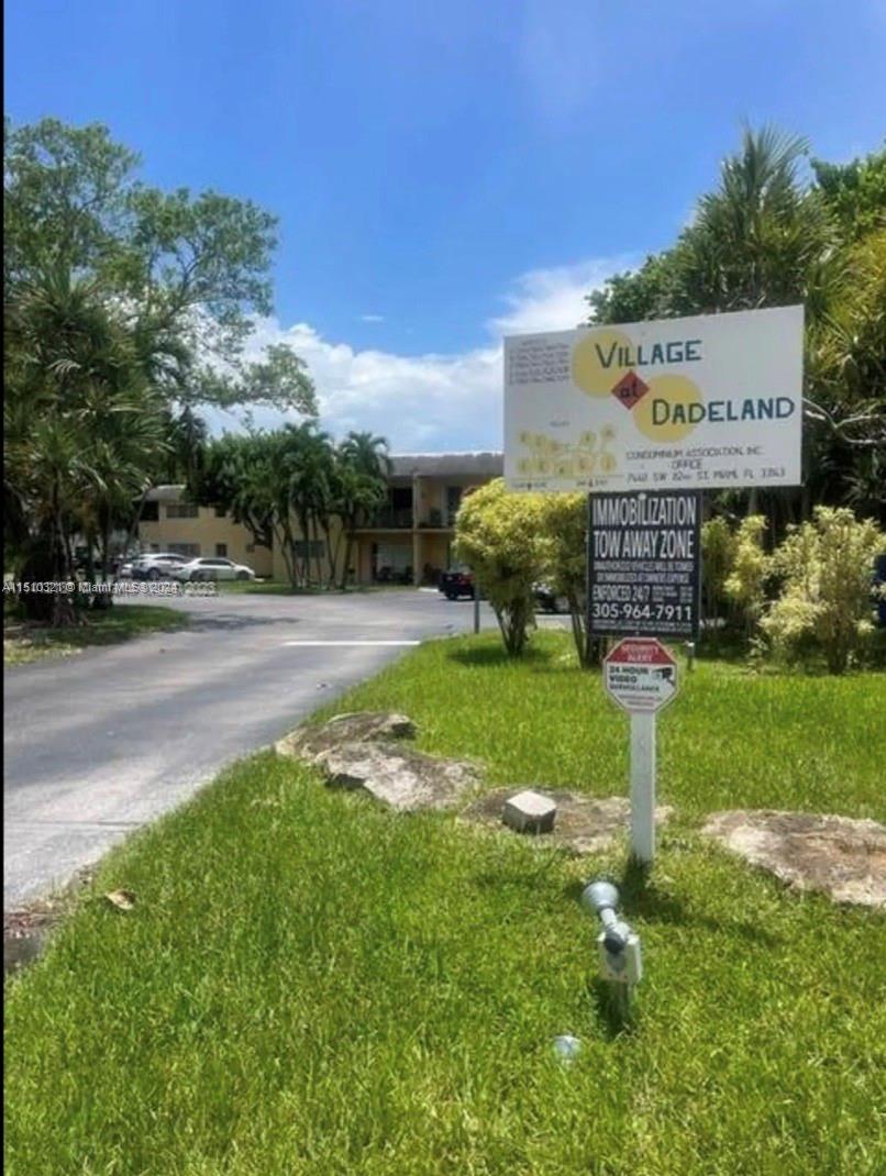 Excellent location, 2 bed 2 full baths, granite kitchen counter, airy and spacious, New Air Conditioner, close to major highways, minutes to Dadeland Mall.