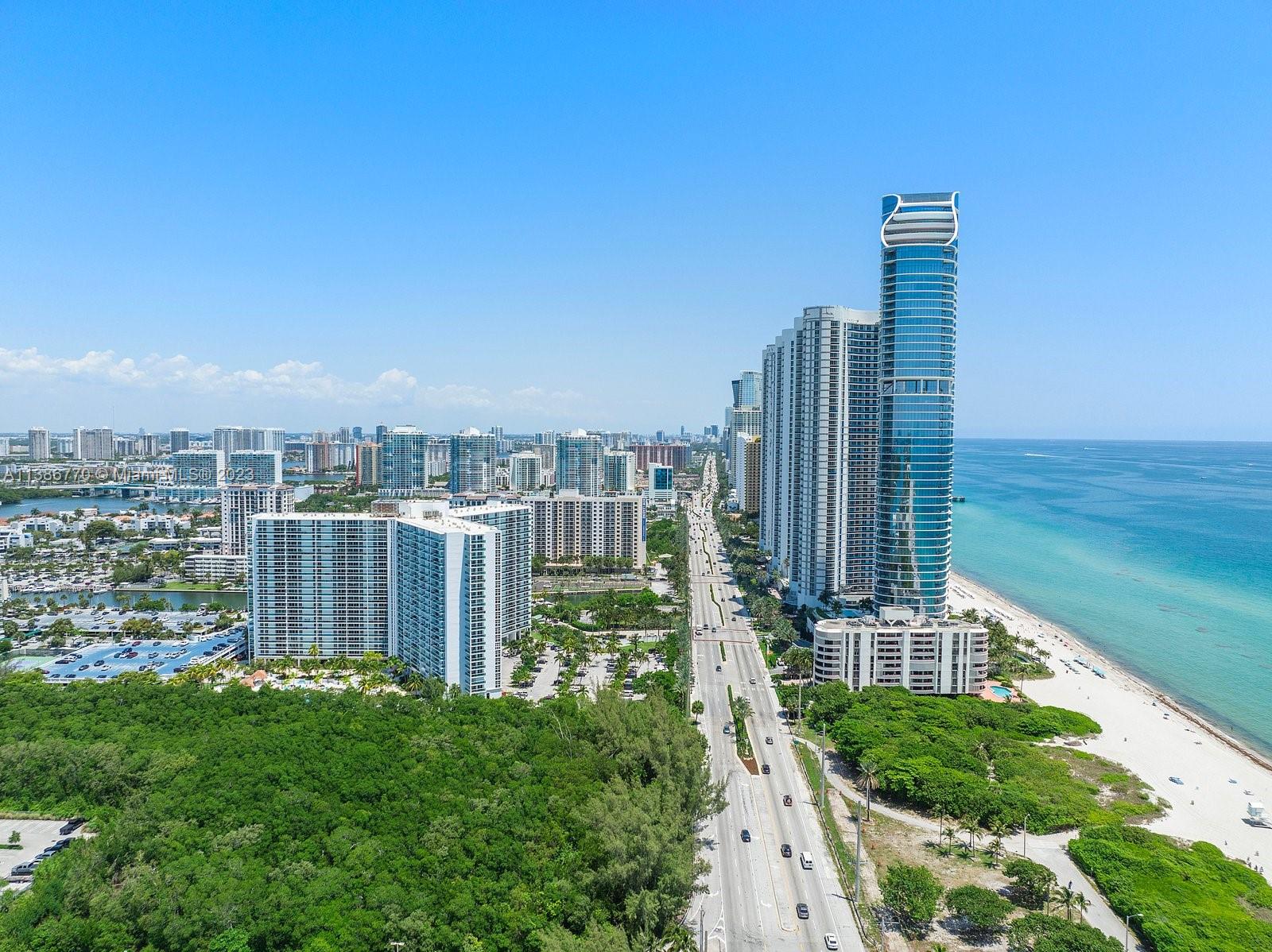 Fabulous Views of the Ocean, Intracoastal, and Downtown Miami from this upgraded 1 Bedroom 1 and 1/2-bath apartment. The unit has an open kitchen with all New Appliances and granite countertops, and both bathrooms are upgraded across the street from the beach, close to great shopping and wonderful restaurants.