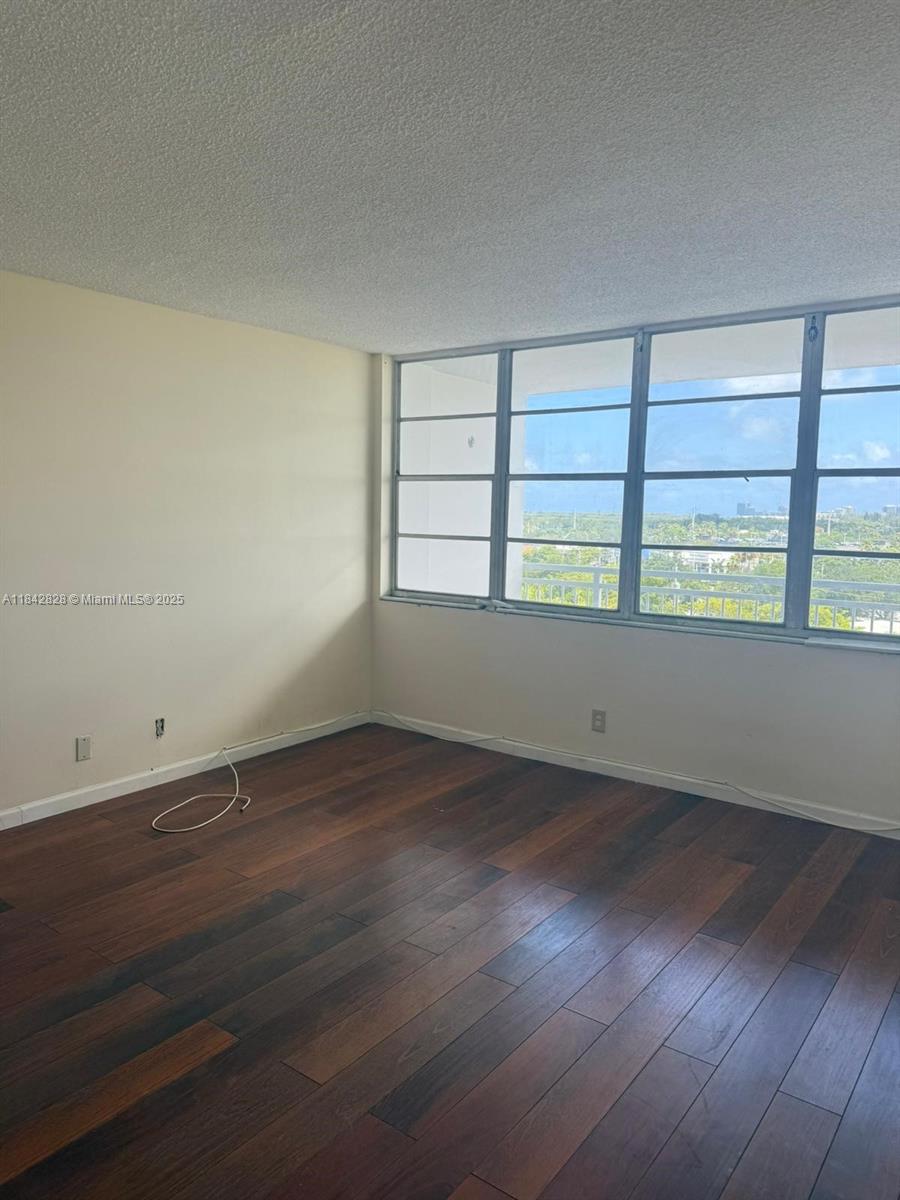 CRESTVIEW TOWERS CONDO - Land