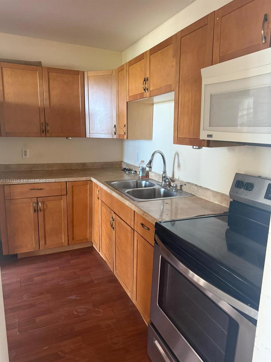 CRESTVIEW TOWERS CONDO - Land