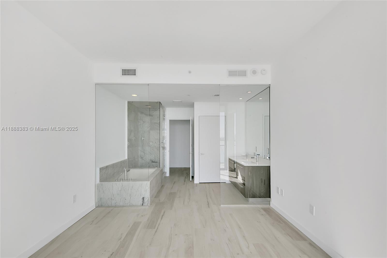 GRAN PARAISO CONDO - Residential