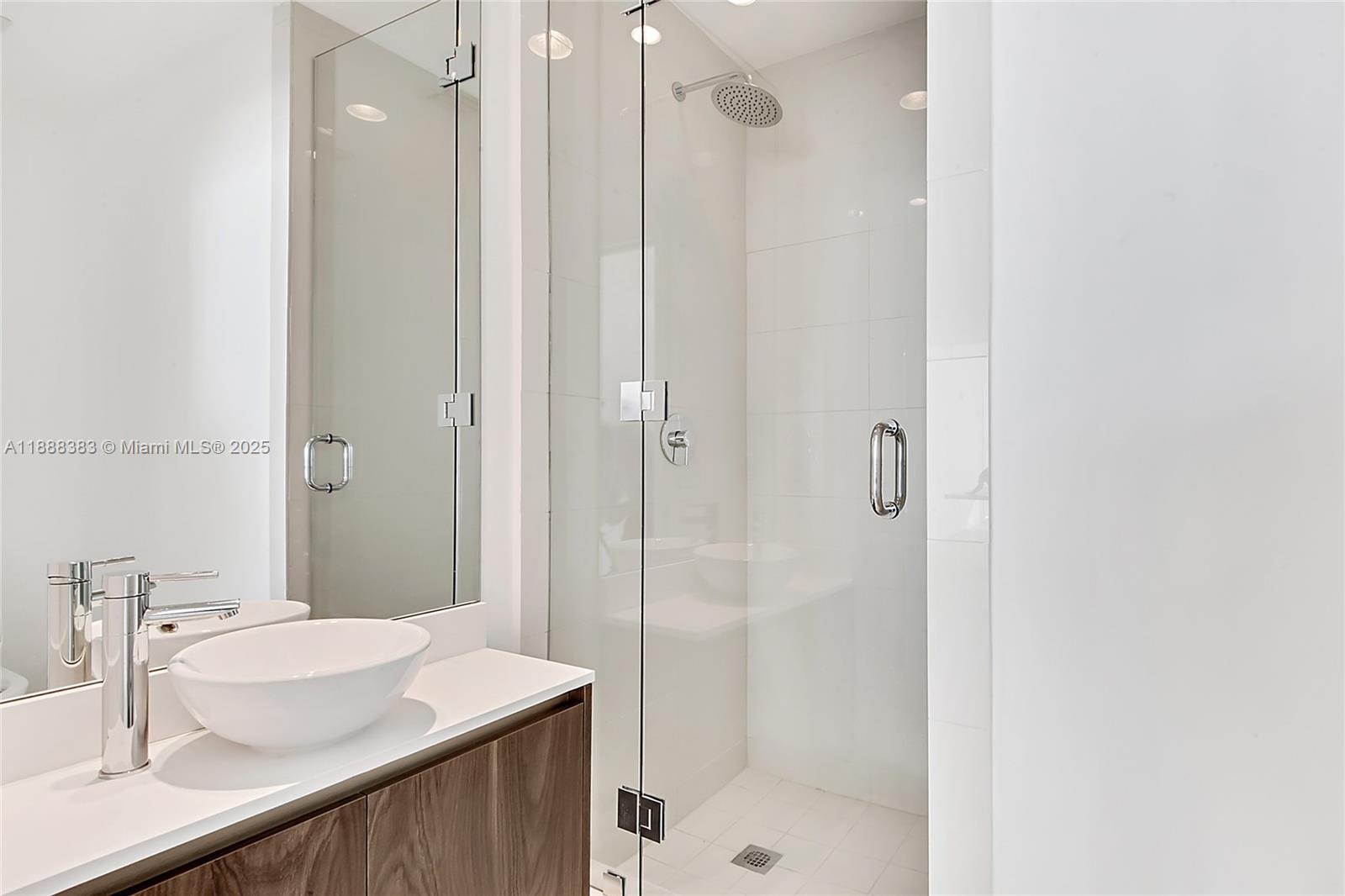 GRAN PARAISO CONDO - Residential