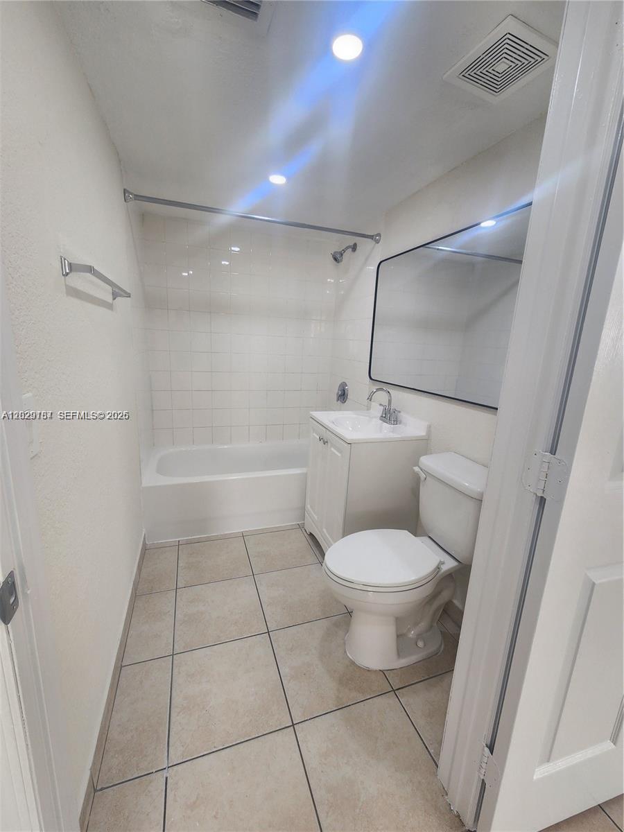 A A DOOLEY SUB - Residential Lease