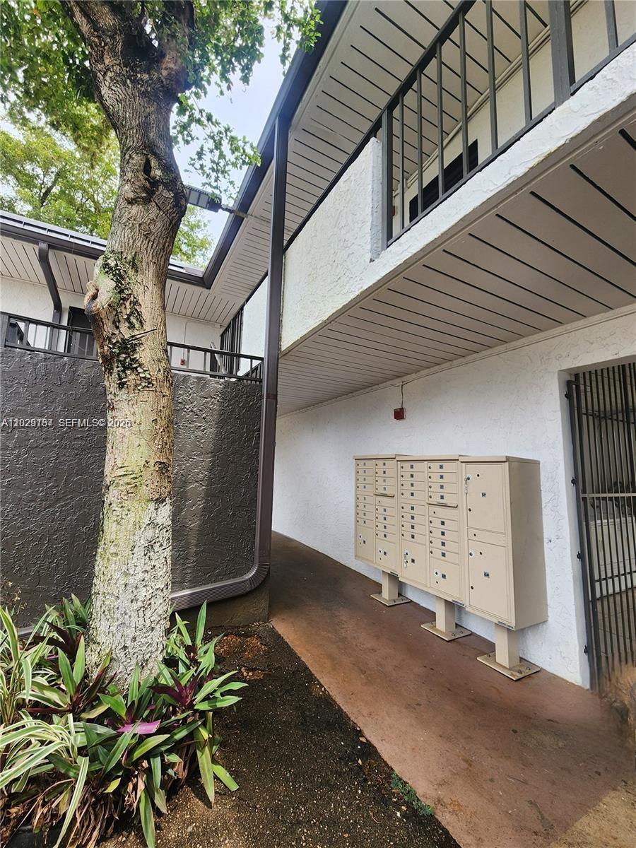 A A DOOLEY SUB - Residential Lease
