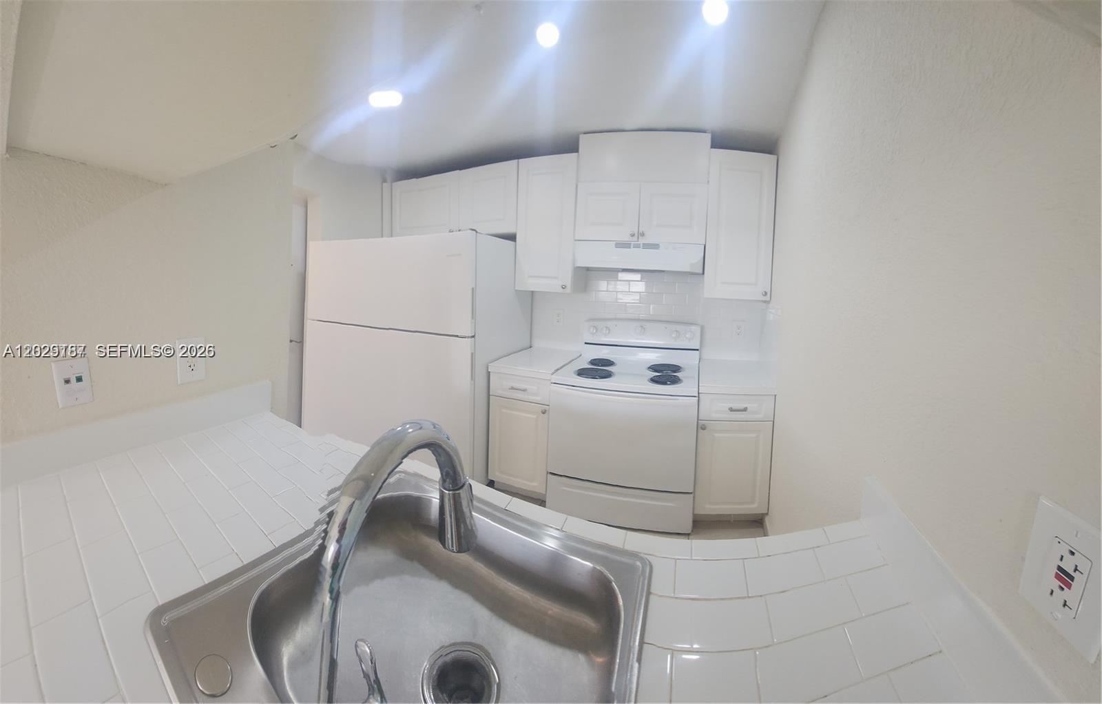 A A DOOLEY SUB - Residential Lease