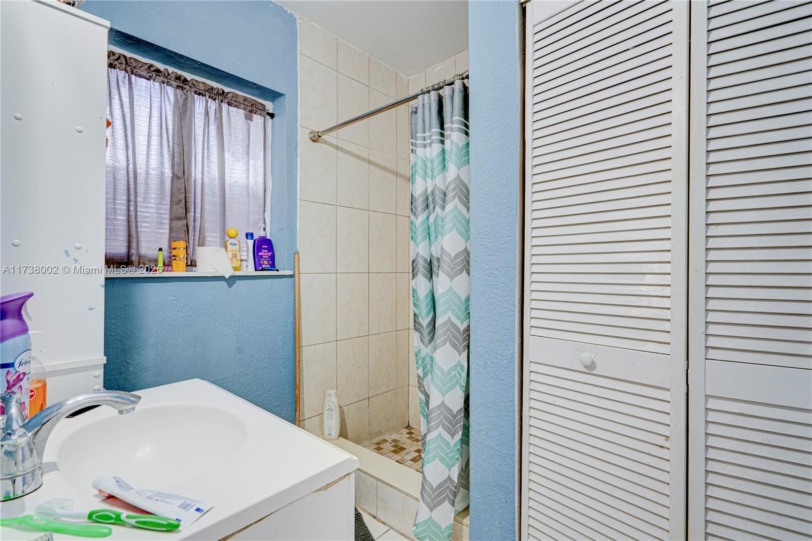 ROSEMONT PARK - Residential Income