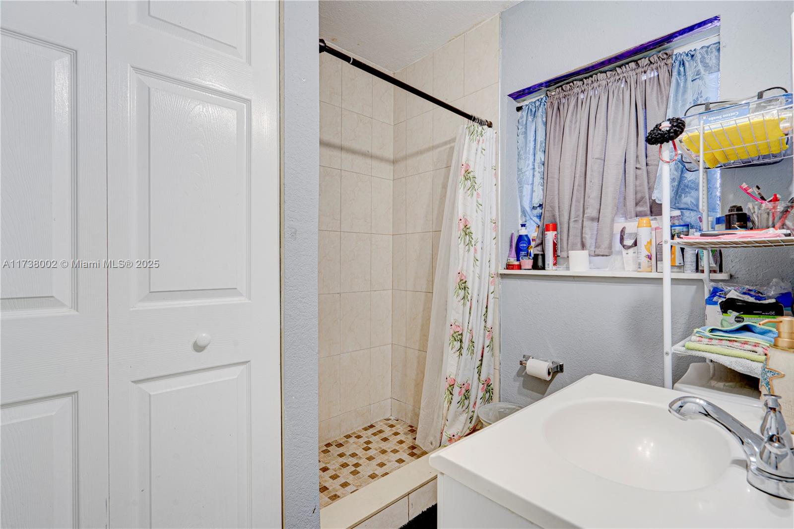 ROSEMONT PARK - Residential Income