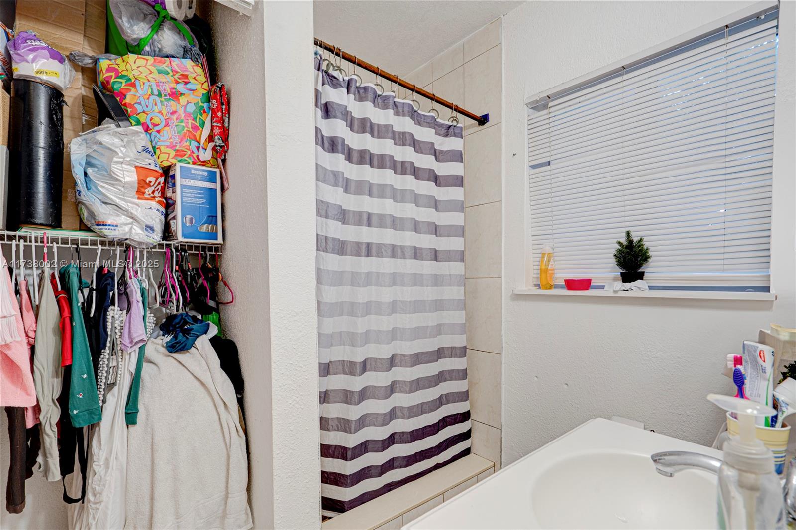 ROSEMONT PARK - Residential Income