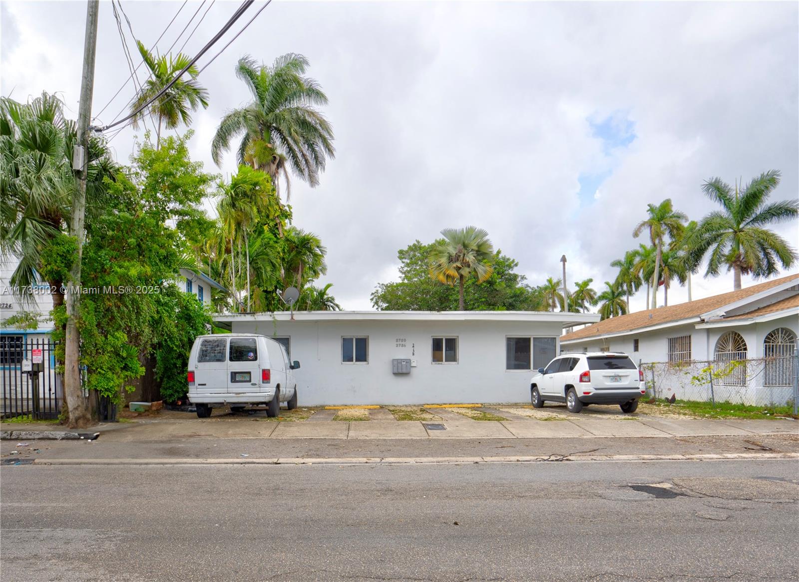 This fourplex property is located in a highly sought-after, centrally located neighborhood, offering both convenience and excellent investment potential. Situated just minutes away from key amenities such as public transportation hubs, shopping districts, top-rated restaurants, entertainment venues, and major employers, this property is ideal for tenants who prioritize accessibility and urban living. With high demand from tenants in this prime location, the property generates excellent income, with full occupancy and strong rental rates. Each unit is separately metered for electricity. There is also potential for future rent increases due to the ongoing development in the area.