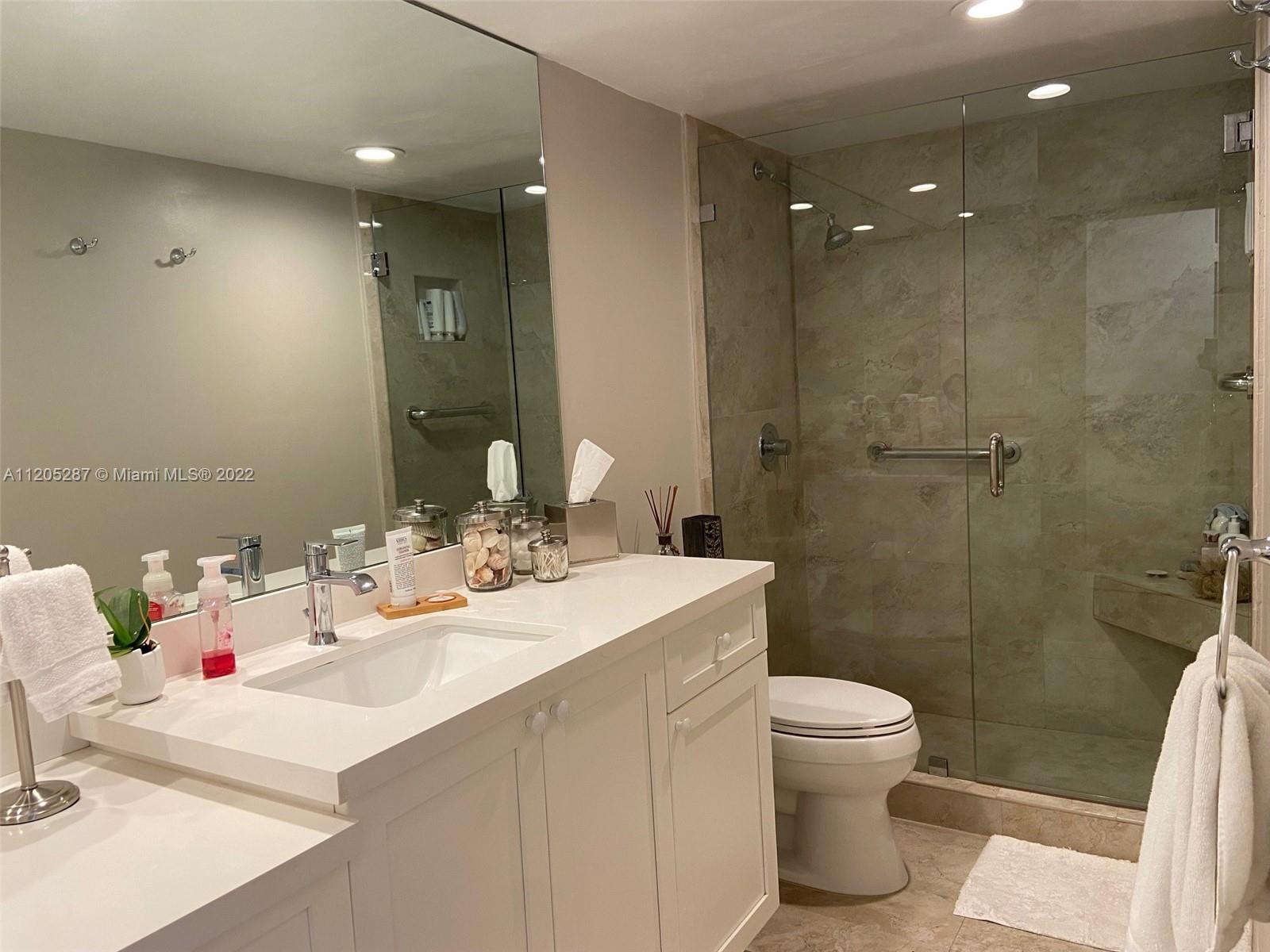 GABLES WATERWAY TOWERS CO - Residential Lease