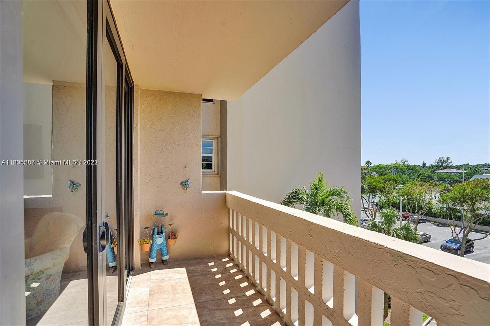 GABLES WATERWAY TOWERS CO - Residential Lease