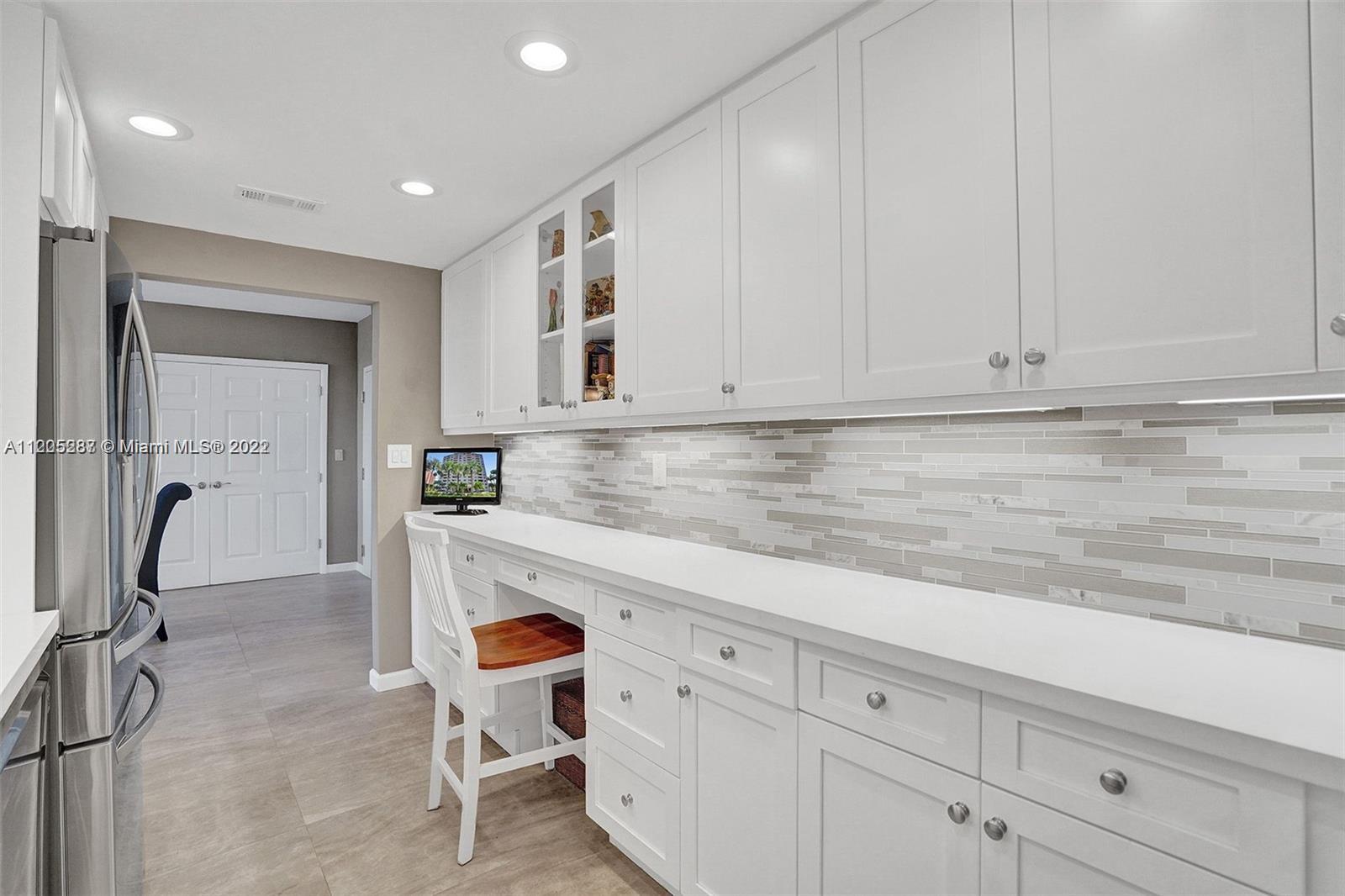 GABLES WATERWAY TOWERS CO - Residential Lease