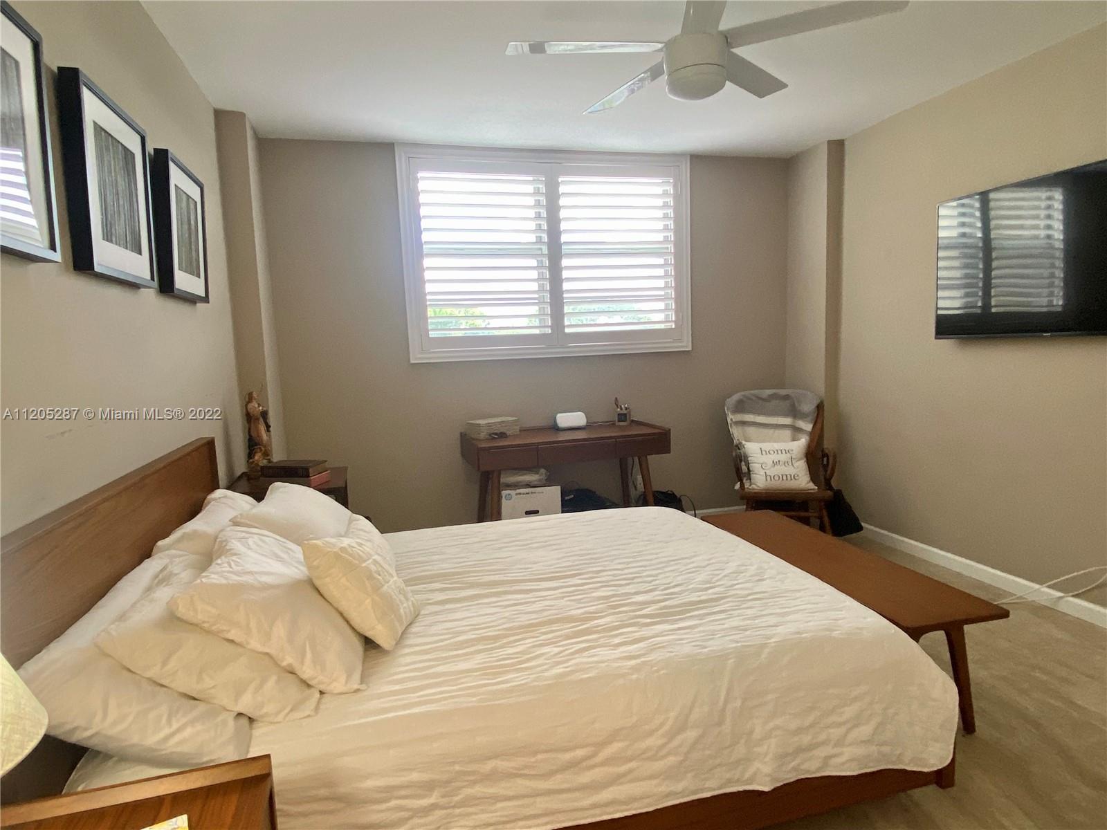 GABLES WATERWAY TOWERS CO - Residential Lease
