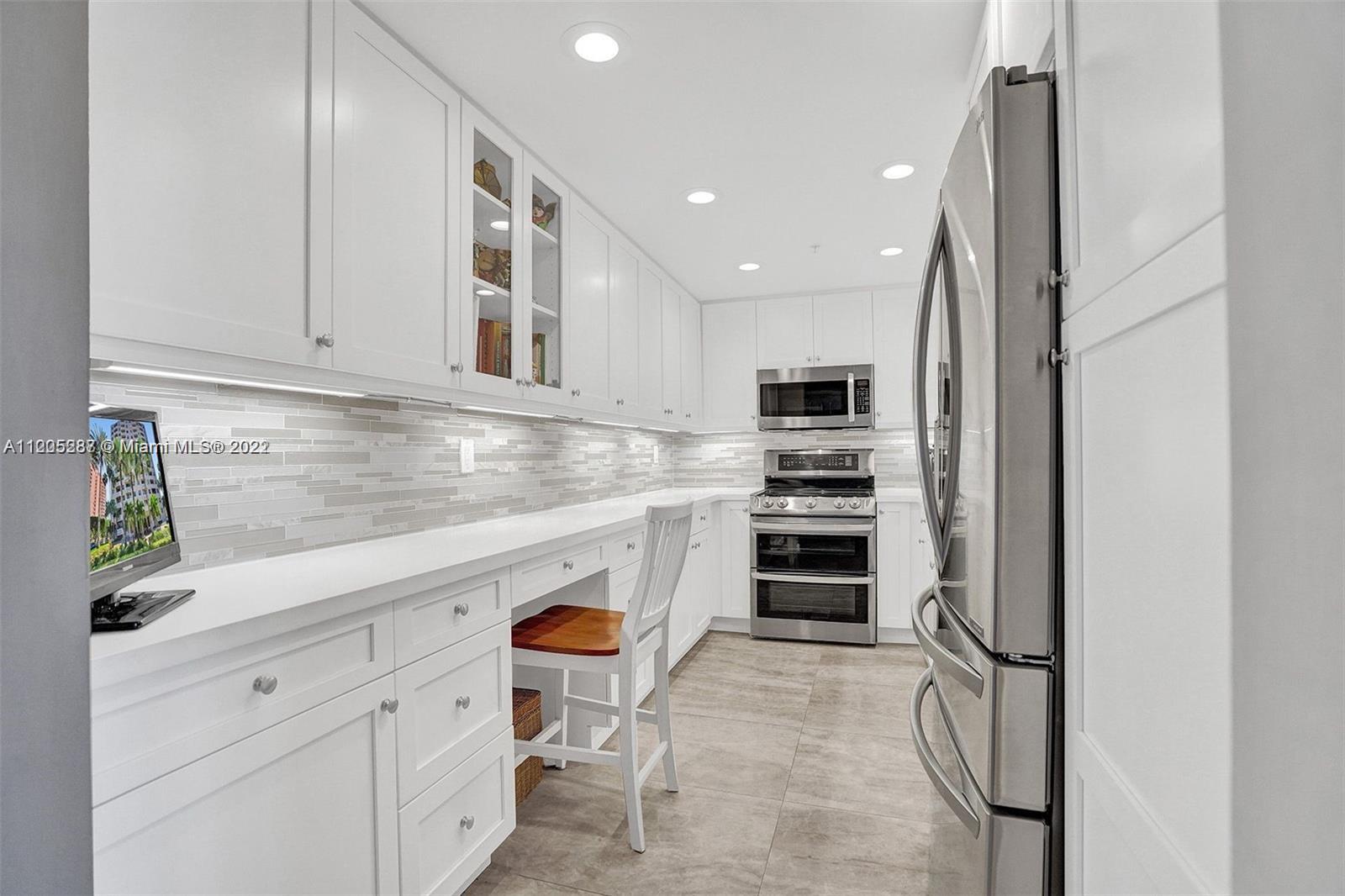 GABLES WATERWAY TOWERS CO - Residential Lease