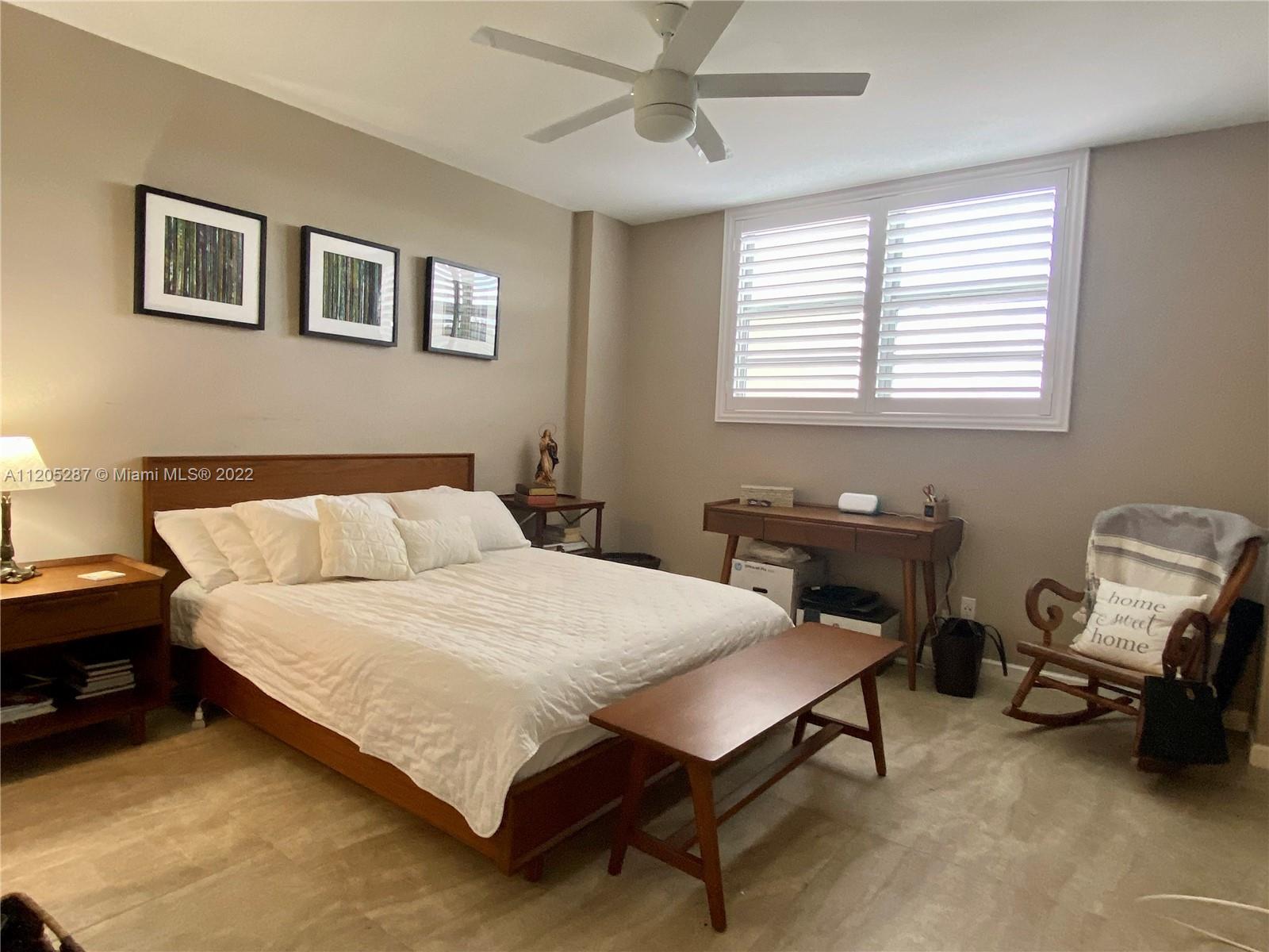 GABLES WATERWAY TOWERS CO - Residential Lease