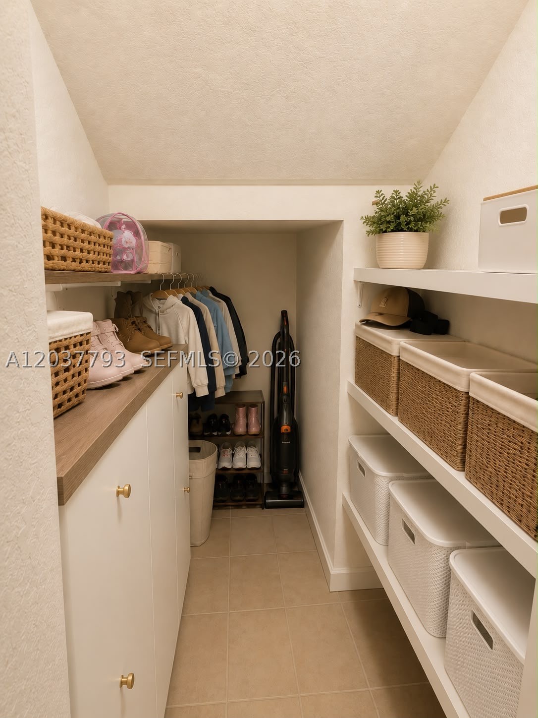 AQUABELLA SECTION ONE - Residential Lease