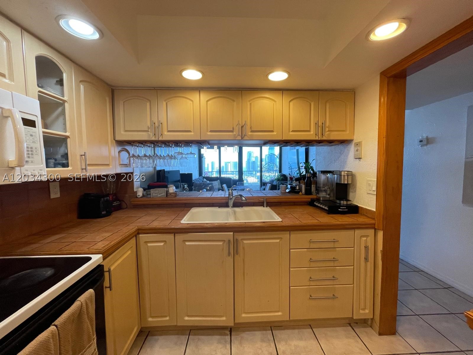 VENETIA CONDO - Residential Lease