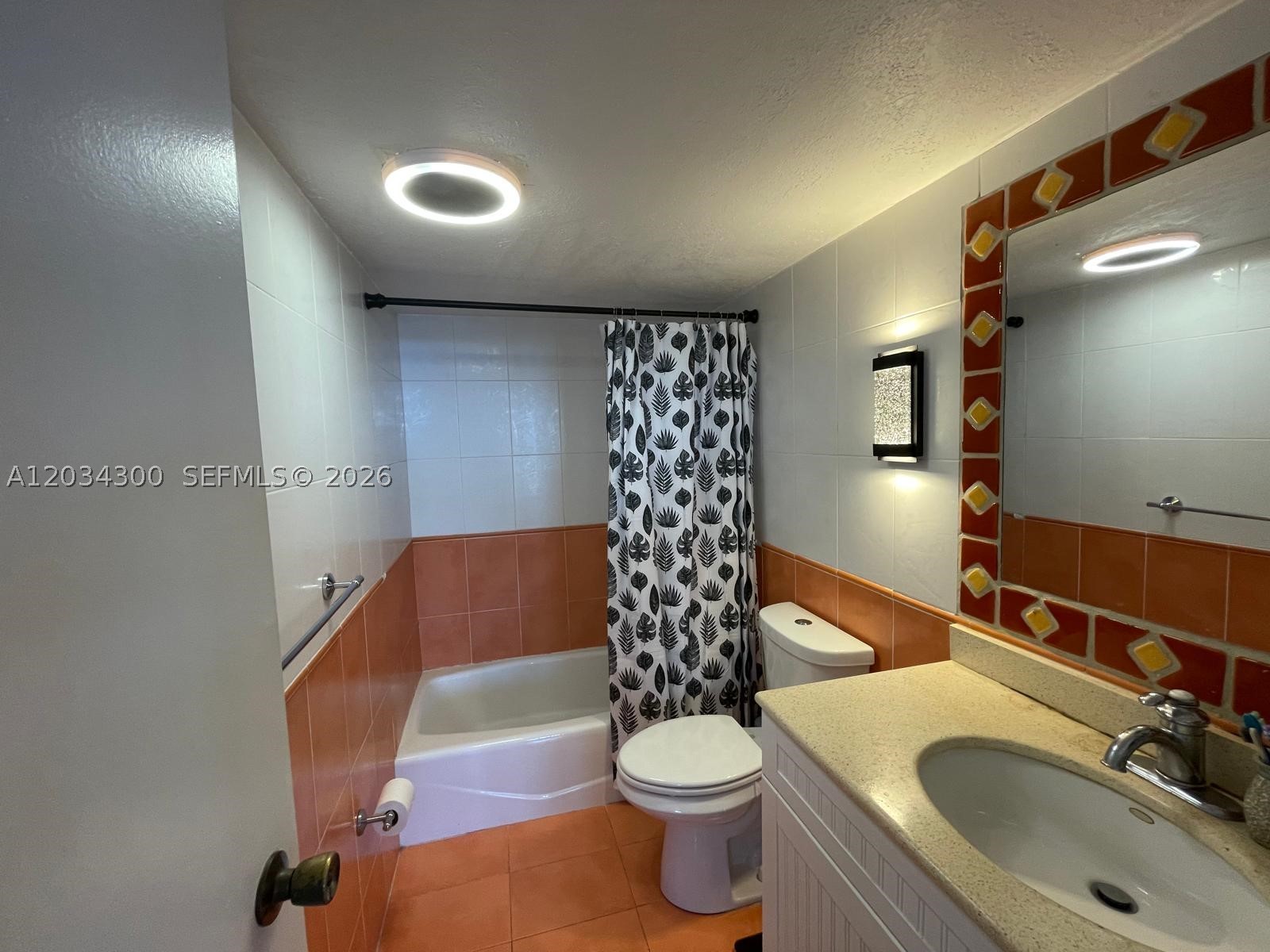 VENETIA CONDO - Residential Lease