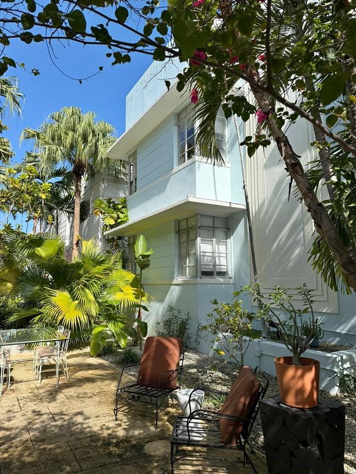 12-Month Lease Promotional Price!
Furnished Unit | Available June 1, 2026

Bright 1BR Condo by Flamingo Park

Bright and comfortable 1-bedroom, 1-bathroom condo located directly across from Flamingo Park in one of South Beach's most desirable residential neighborhoods.

Enjoy daily access to Flamingo Park's amenities, including the swimming pool, tennis courts, outdoor gym, running paths, and expansive green spaces all just steps from your door. Perfect for active lifestyles, remote workers, and seasonal residents seeking walkability and outdoor living.

The unit features abundant natural light, high-impact windows, a new A/C system, and washer/dryer hookups. Quiet residential setting while still just minutes from the beach, Lincoln Road, restaurants, shopping, and the iconic Art Deco District.

Promotional rental rate offered for a 12-month lease term.

Lease Terms

 12-Month Lease
 Promotional Rent: $1,790/month
 Three Month of Lease + Security Deposit Required=Total $7,160 at Moving
 Tenant Pays Utilities
 Pet-Friendly (size restrictions apply, no pet fee)
 Condo Association Approval Required

Schedule your showing today!