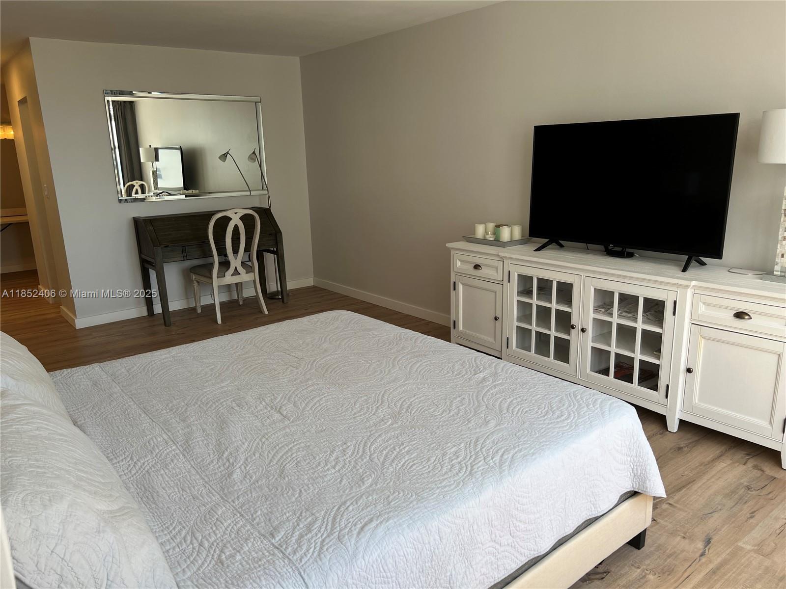 Aquarius Condo - Residential