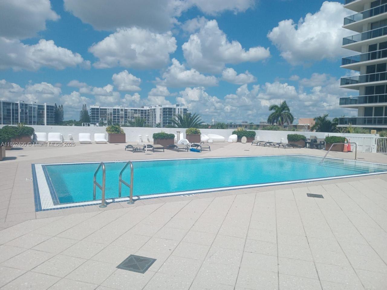 Aquarius Condo - Residential