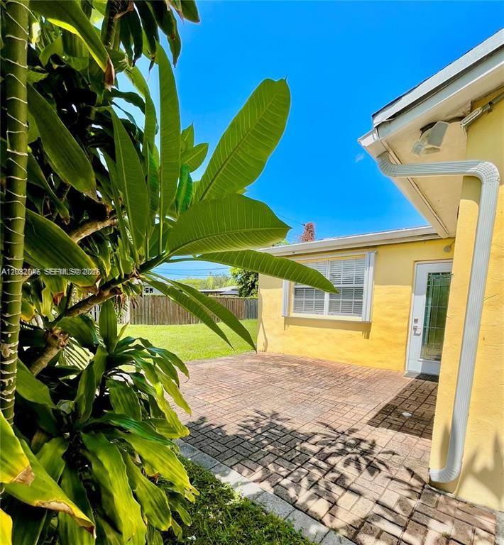 PLANTATION SUNRISE HEIGHT - Residential Lease