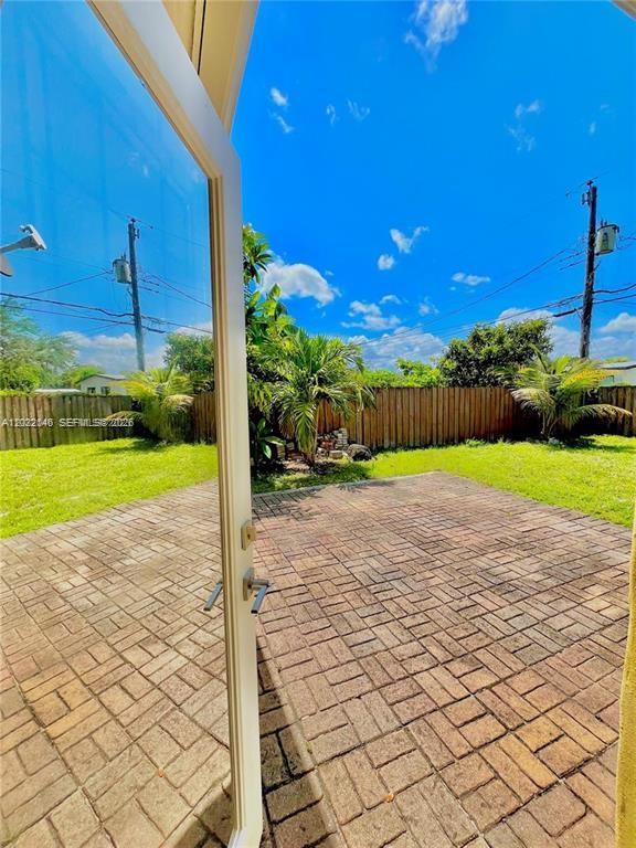 PLANTATION SUNRISE HEIGHT - Residential Lease