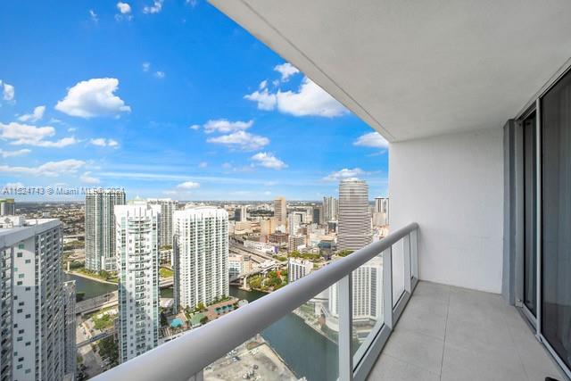 ICON BRICKELL CONDO NO 3 - Residential