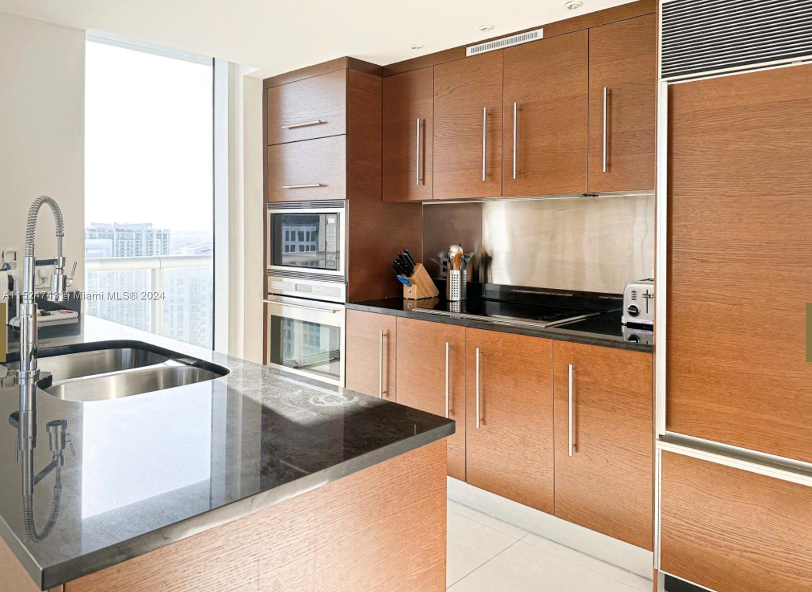 ICON BRICKELL CONDO NO 3 - Residential