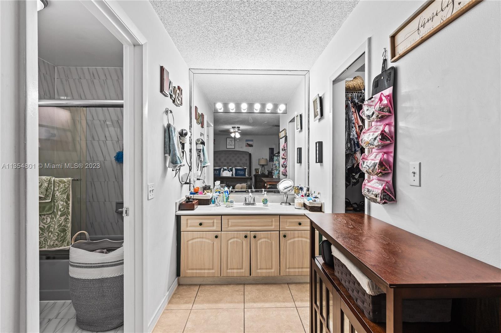 LEOMAR HOMES - Residential