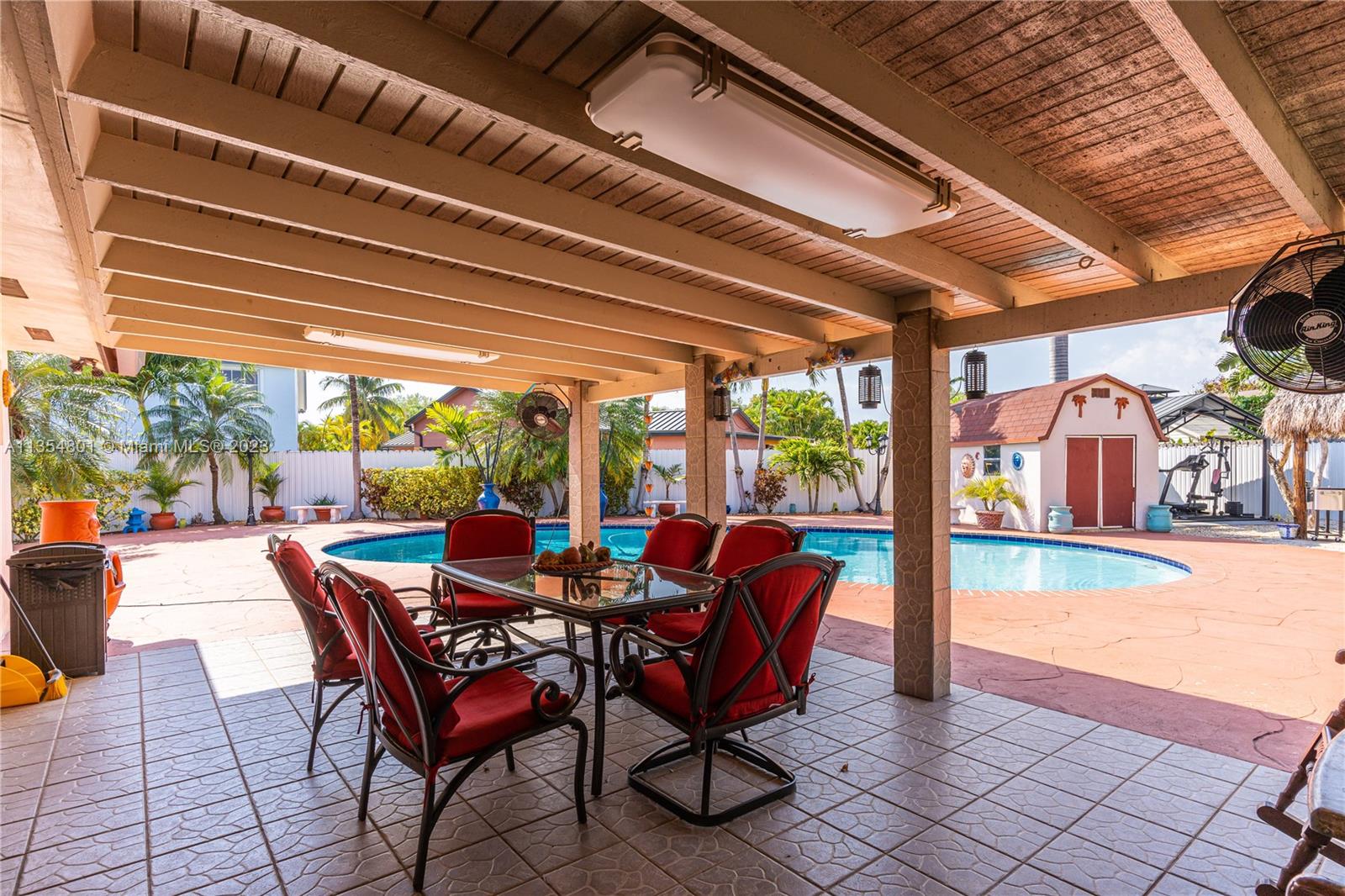LEOMAR HOMES - Residential