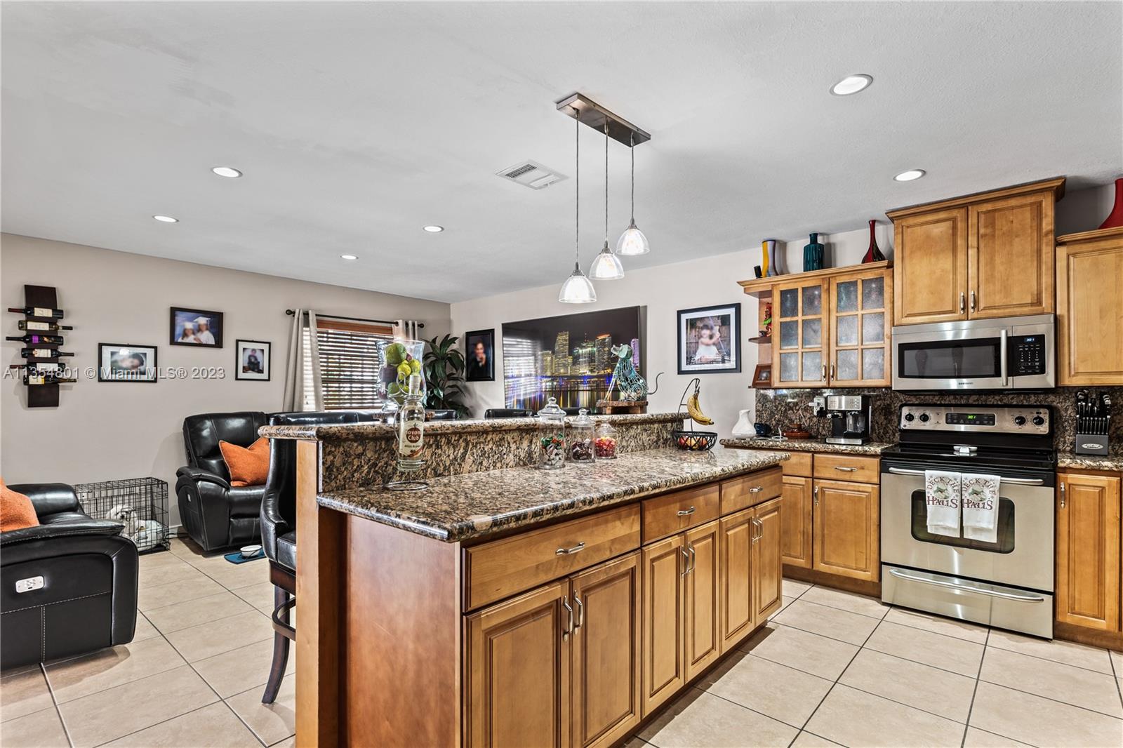 LEOMAR HOMES - Residential