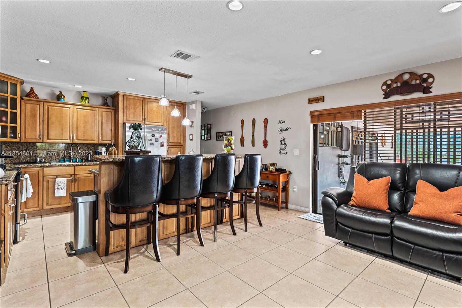 LEOMAR HOMES - Residential