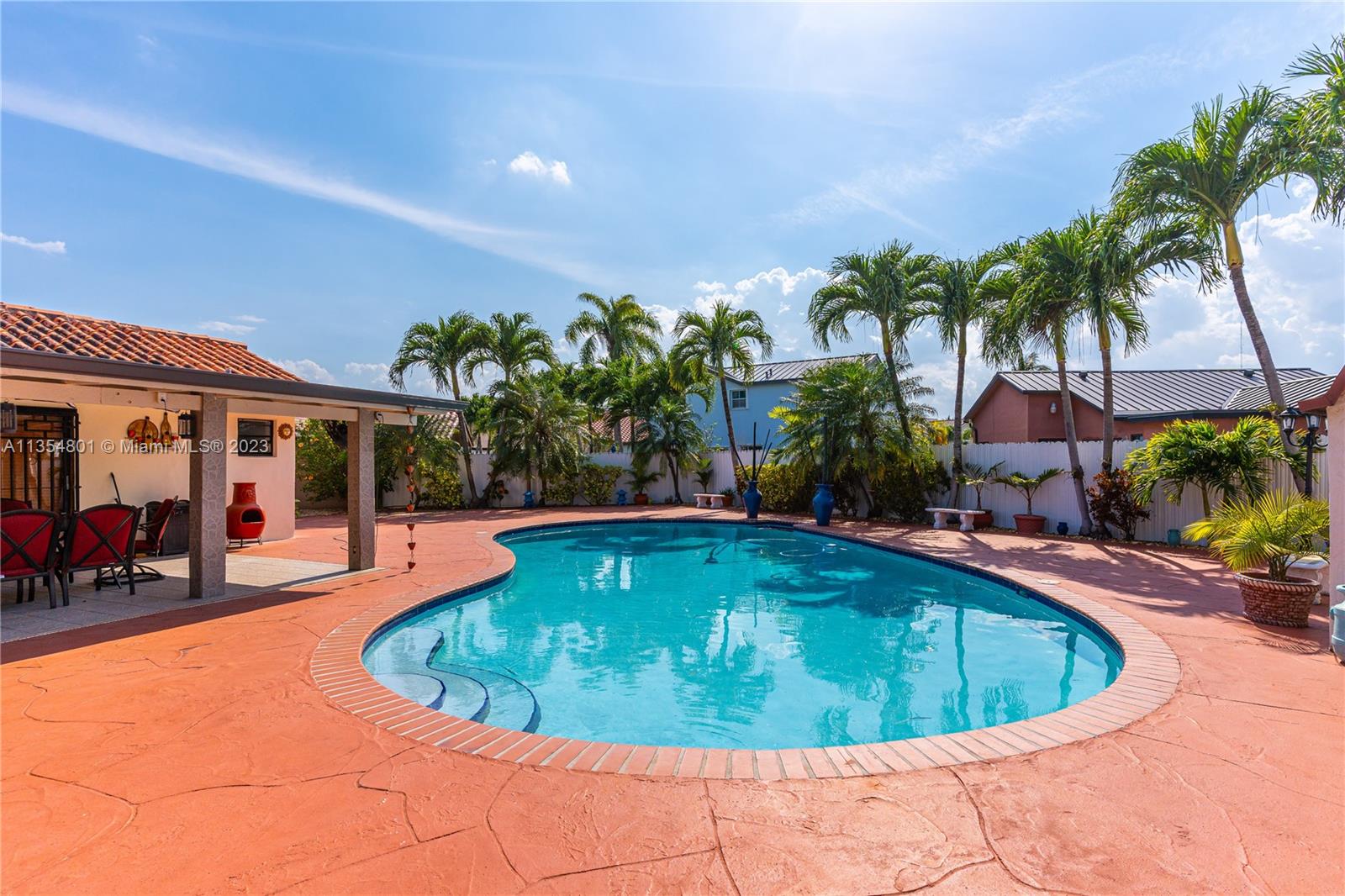 LEOMAR HOMES - Residential