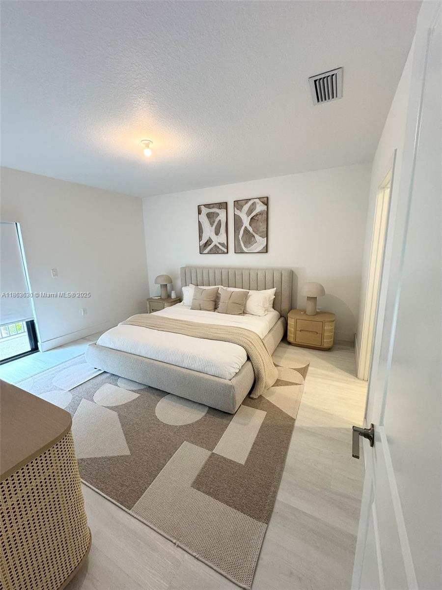 DOWNTOWN DORAL SOUTH PHAS - Residential