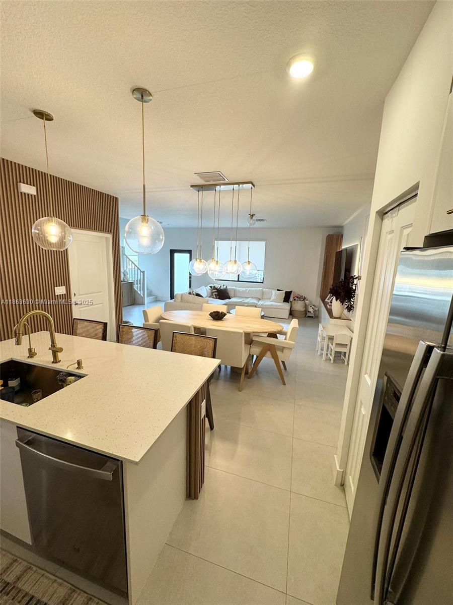 DOWNTOWN DORAL SOUTH PHAS - Residential