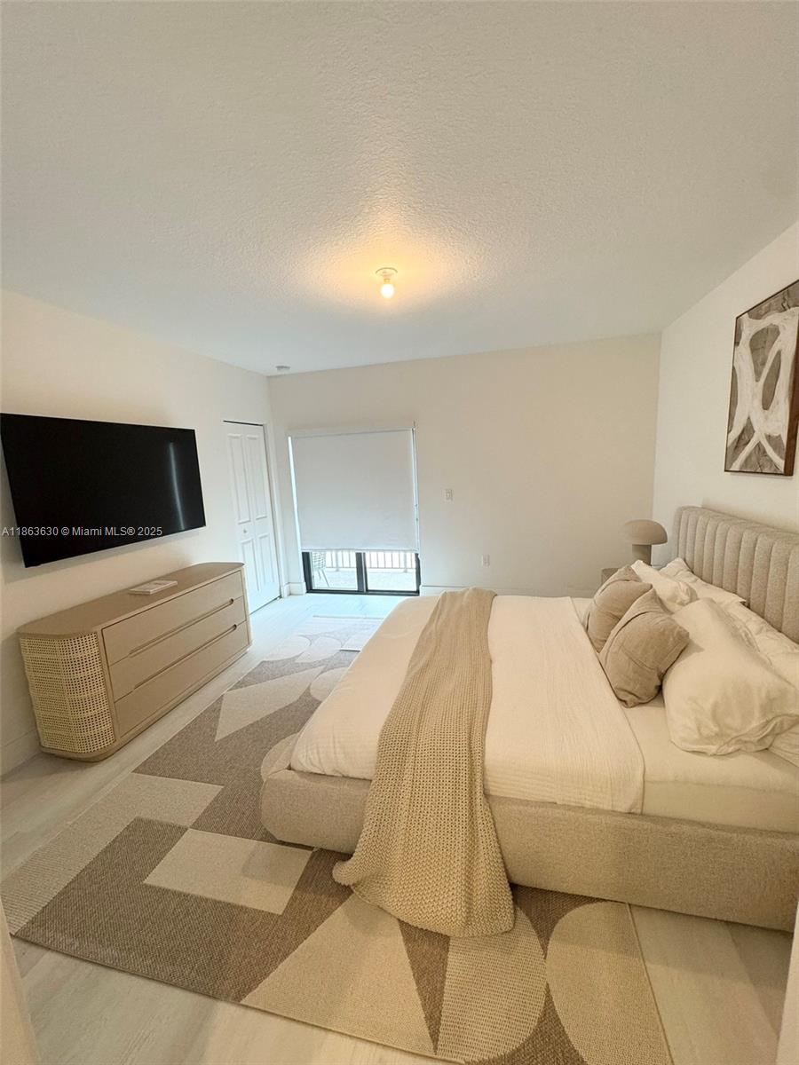 DOWNTOWN DORAL SOUTH PHAS - Residential