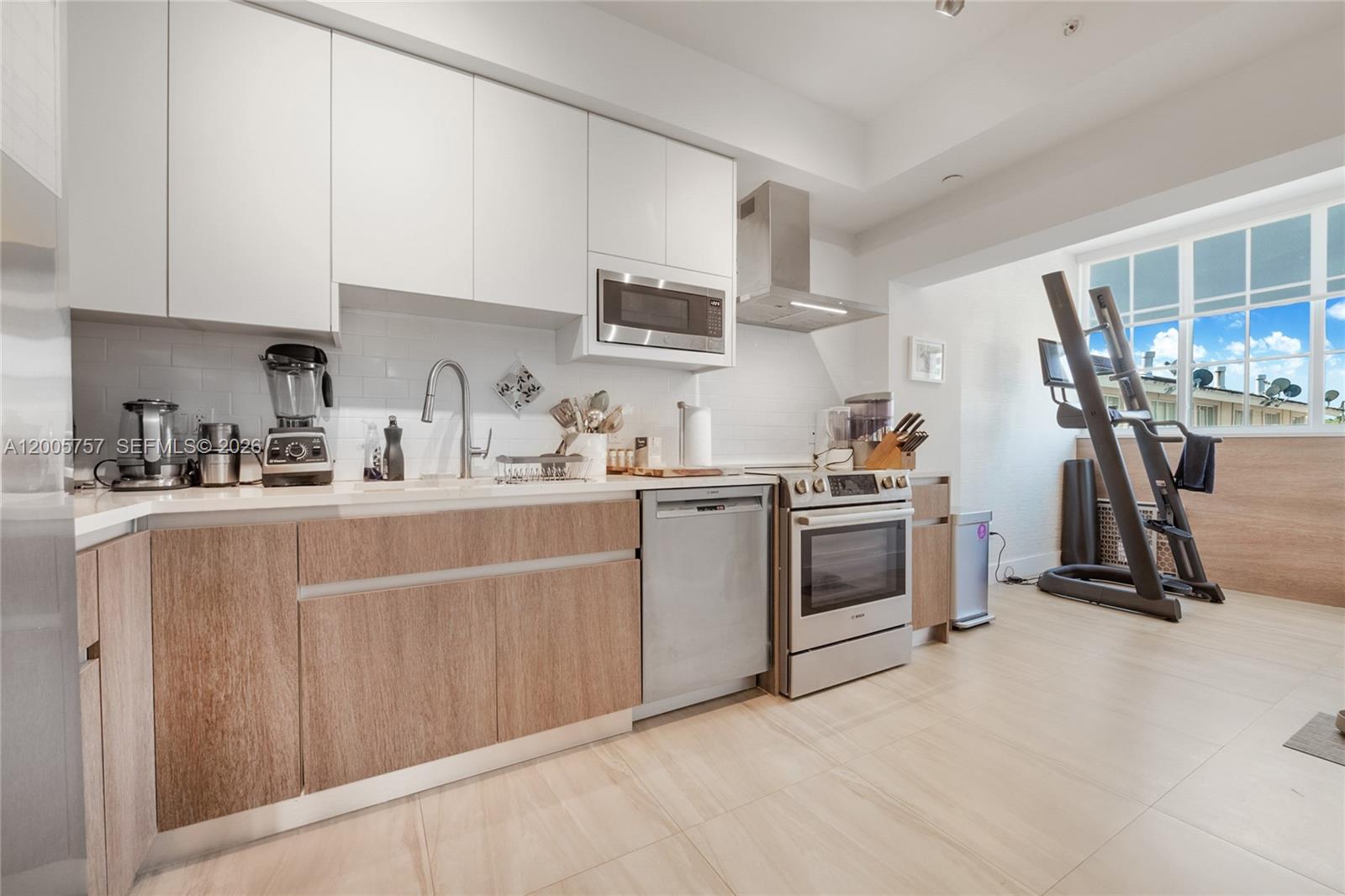 VILLAS AT SALAMANCA CONDO - Residential