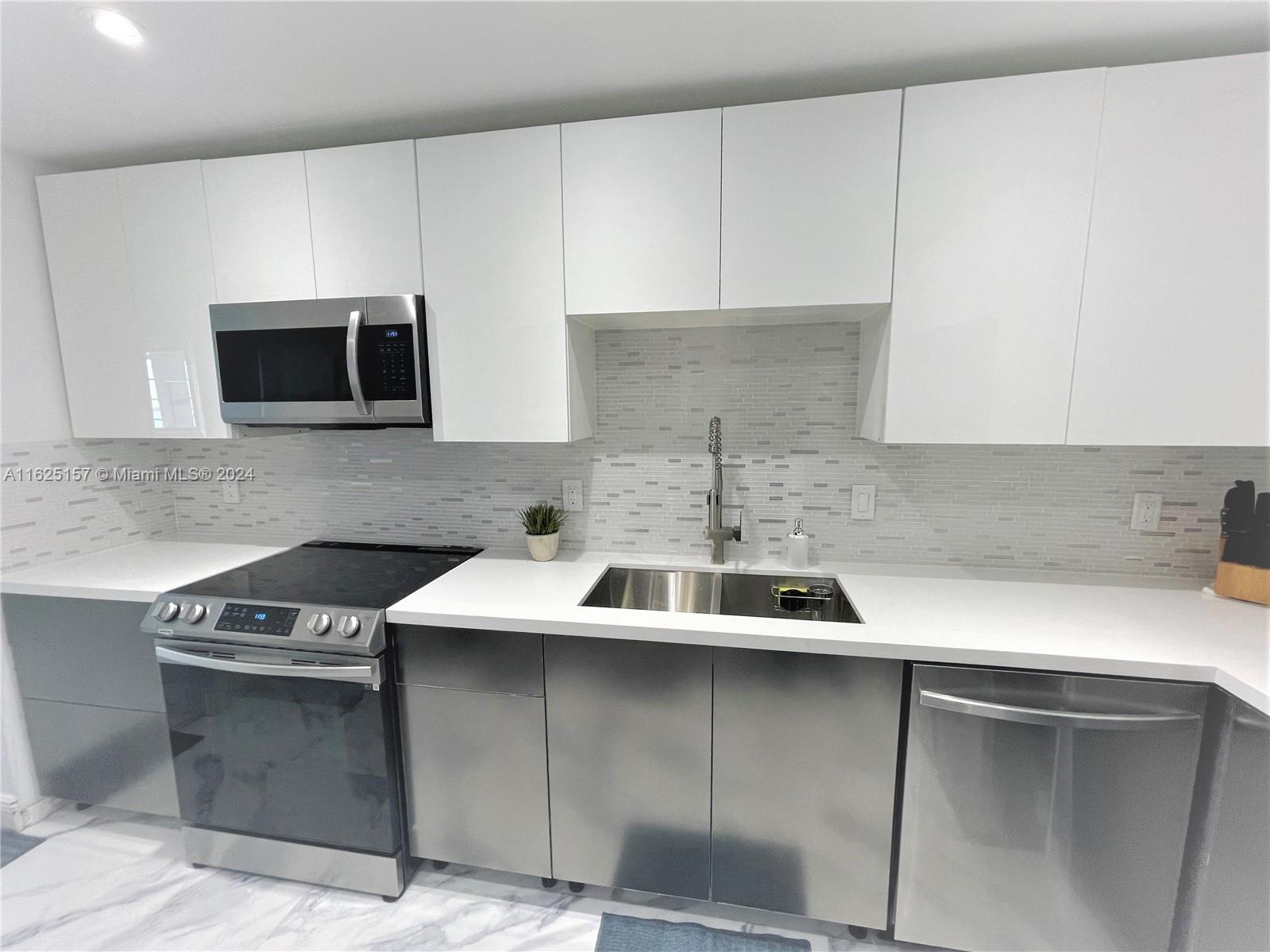TIDES ON HOLLYWOOD BEACH - Residential