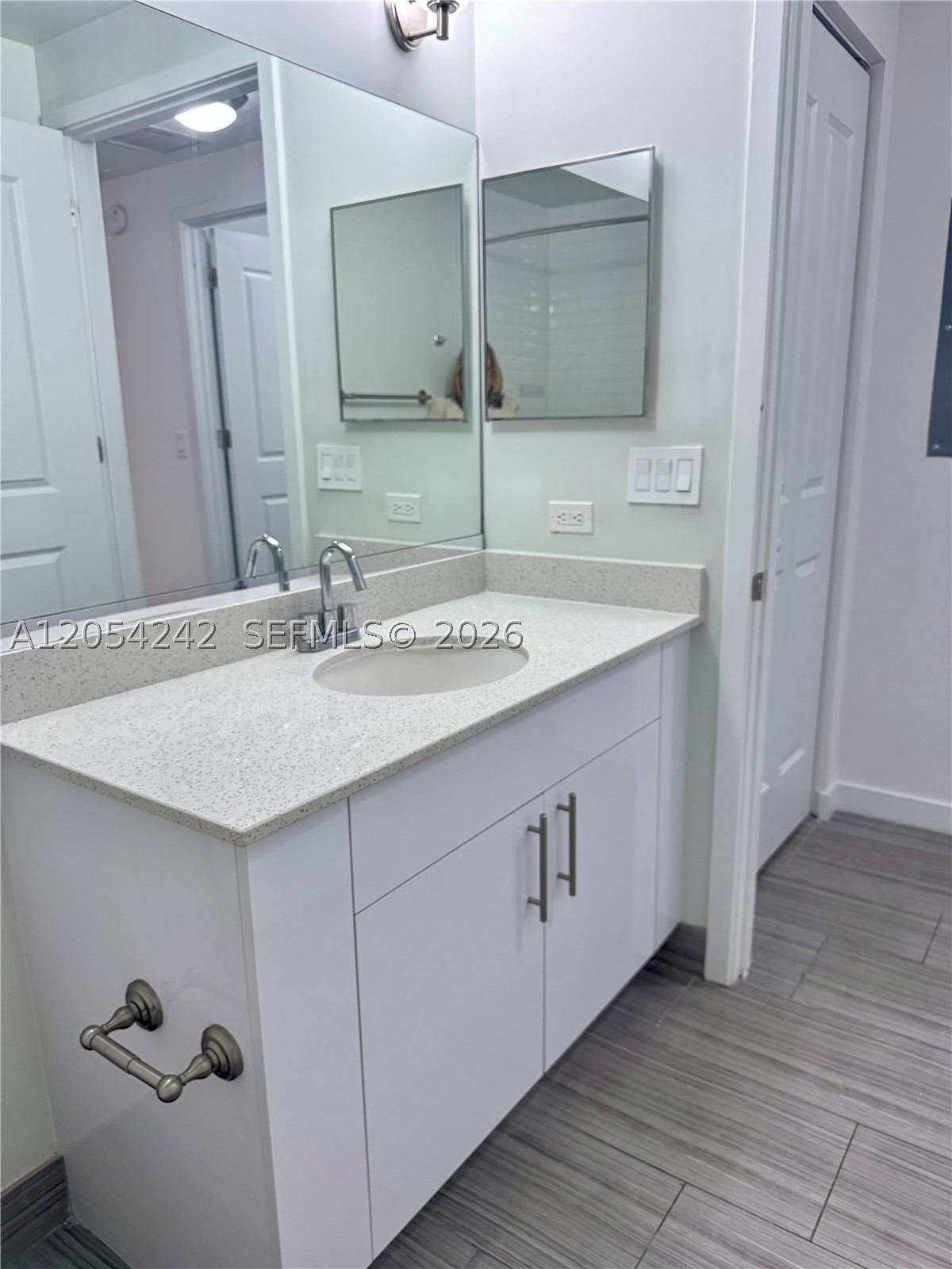 CIRC RESIDENCES - Residential Lease