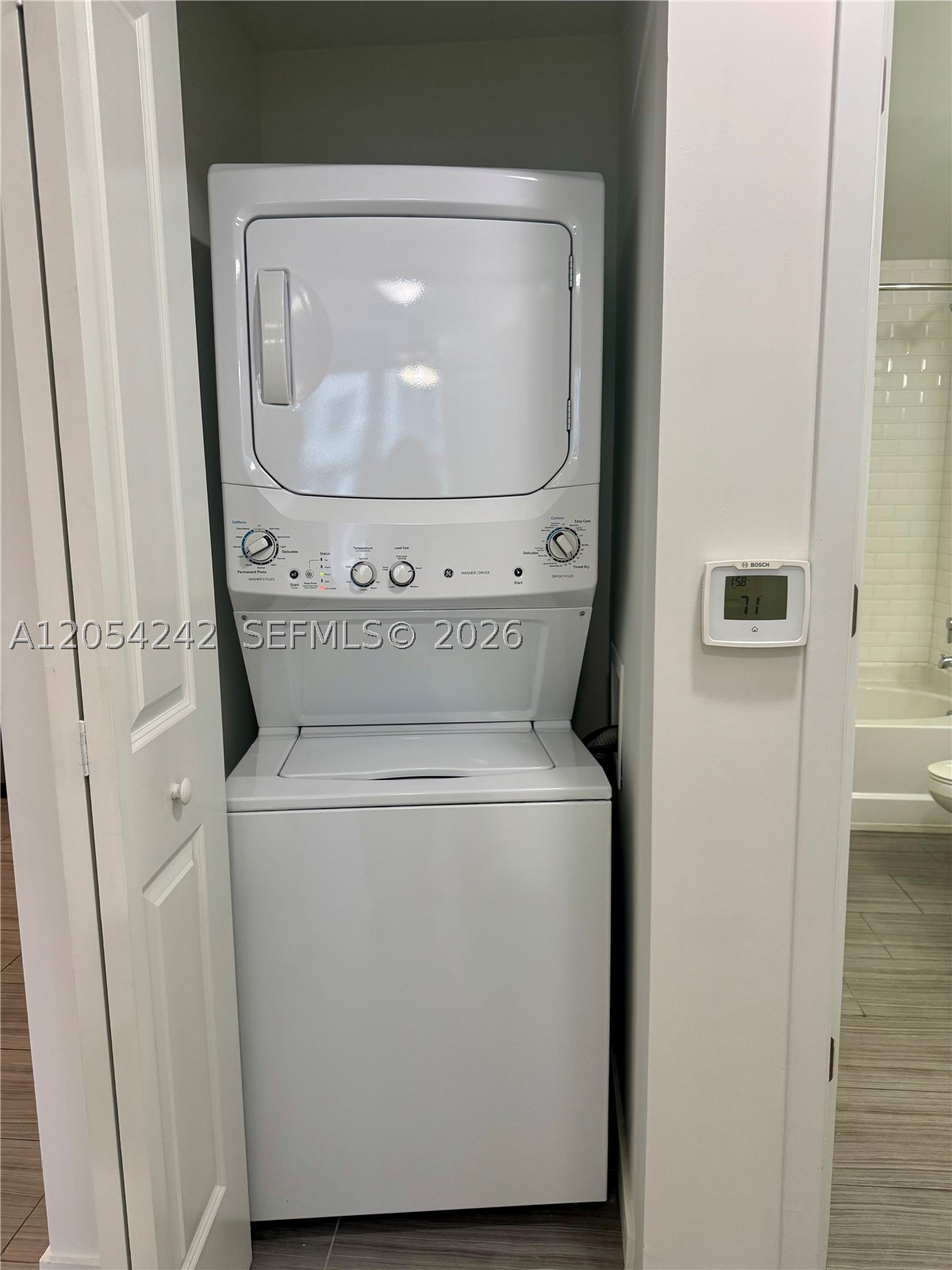 CIRC RESIDENCES - Residential Lease