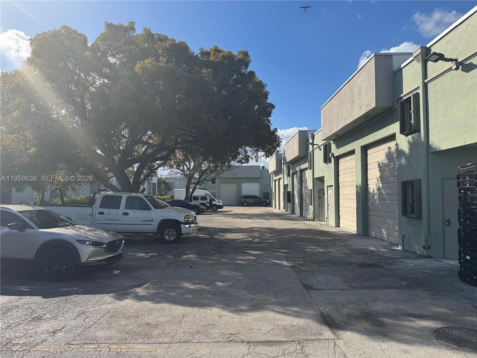 Excellent warehouse opportunity in a prime industrial corridor near Miami Executive Airport. Ideal for distribution, light manufacturing, storage, or contractor use. Convenient access to major arterials, Palmetto Expressway, FL Turnpike and surrounding business hubs. Great fit for owner-user or investor seeking well-located industrial space in high-demand Kendall.