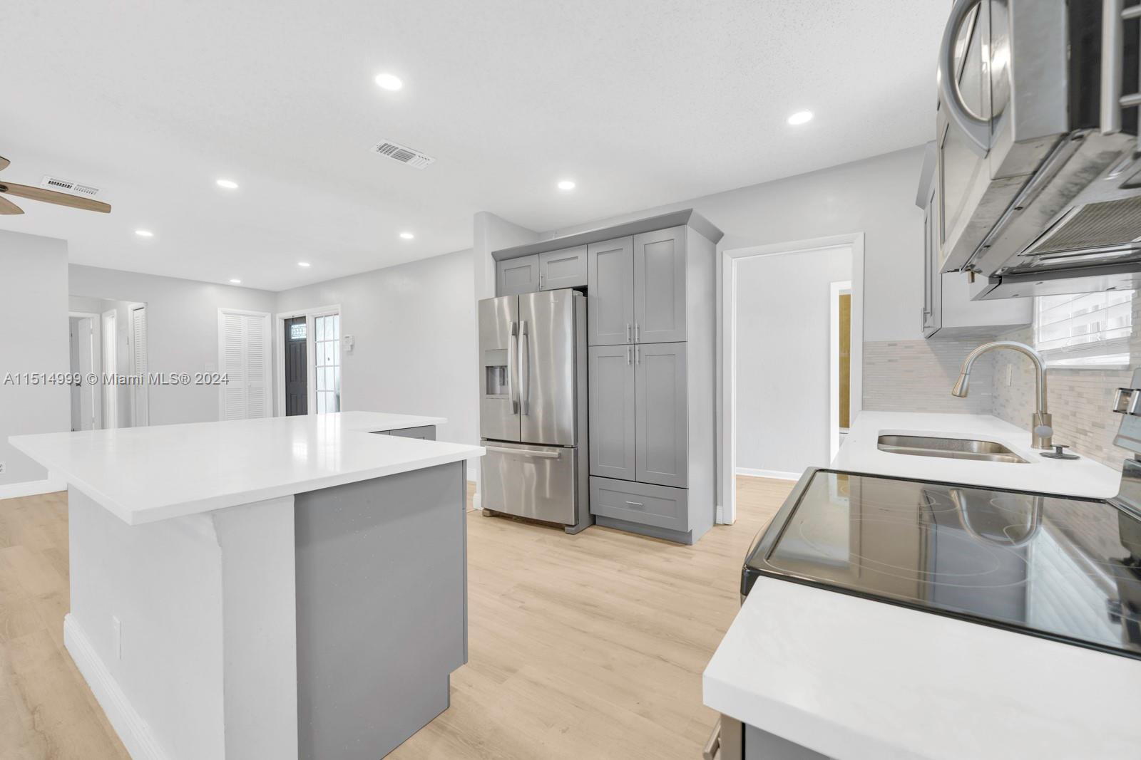 HOLIDAY VILLAGE SEC ONE - Residential